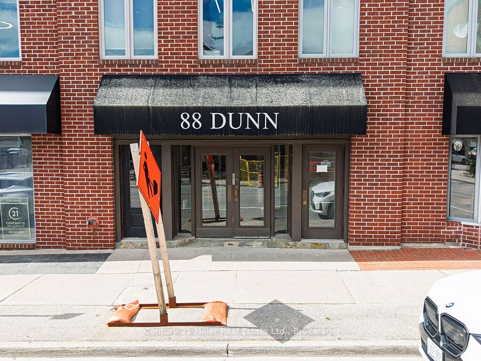 88 Dunn Street 102, Oakville, ON L6J 3C7