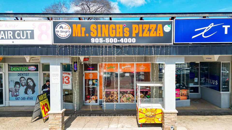 982 Albion Road, Toronto W10, ON M9V 1A7