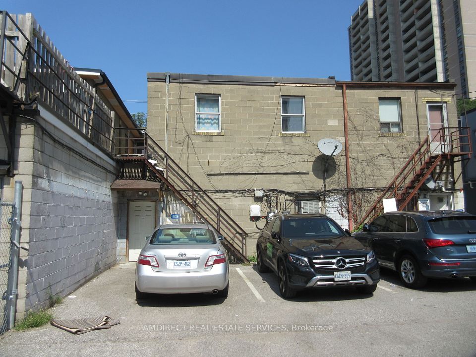 1826 Weston Road, Toronto W04, ON M9N 1V8