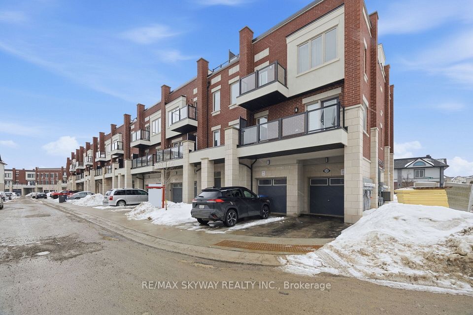 Att/Row/Townhouse at 44 Springdale Avenue, Caledon, ON L7C 4L4, Caledon
