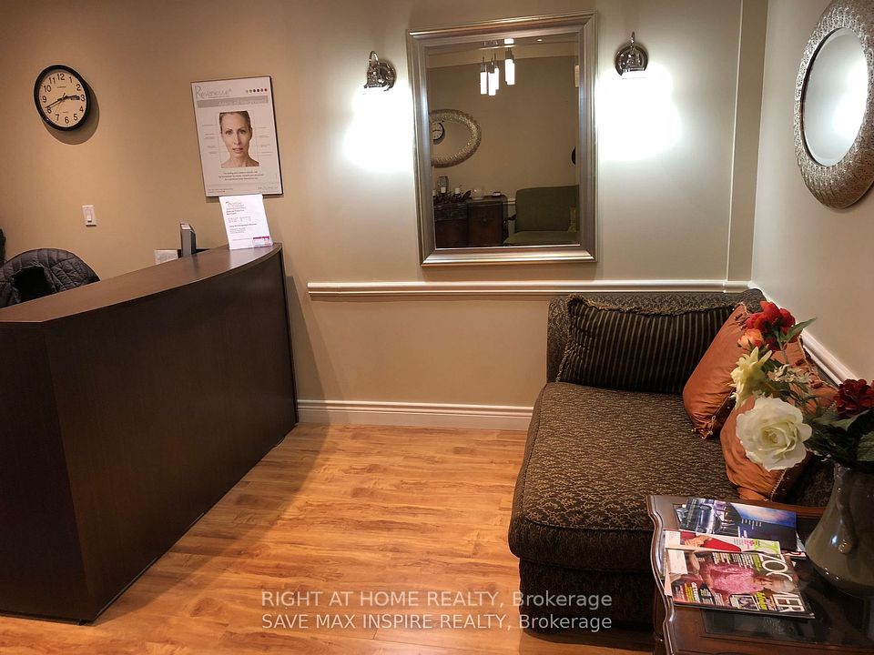 1525 Albion Road, Toronto W10, ON M9V 5G5