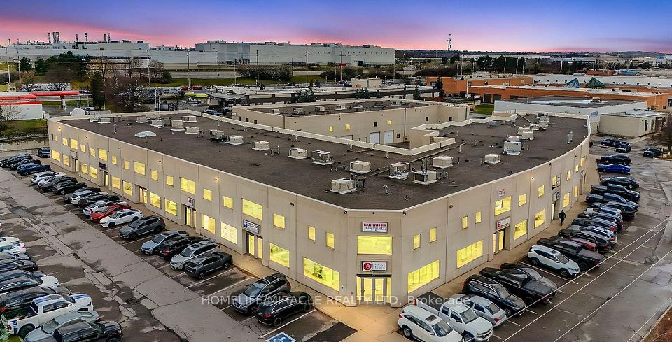 2 Automatic Drive 112 {Main Floor}, Brampton, ON L6S 6K8