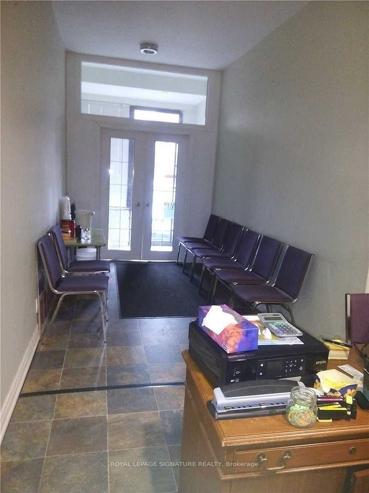 1853 Davenport Road, Toronto W03, ON M6N 1B8