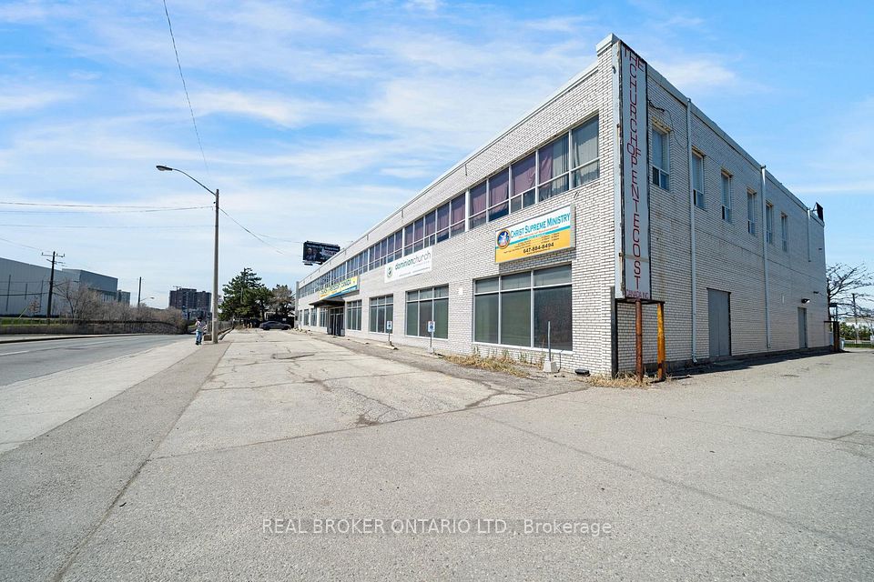 2256 Sheppard Avenue W, Toronto W05, ON M9M 1L7