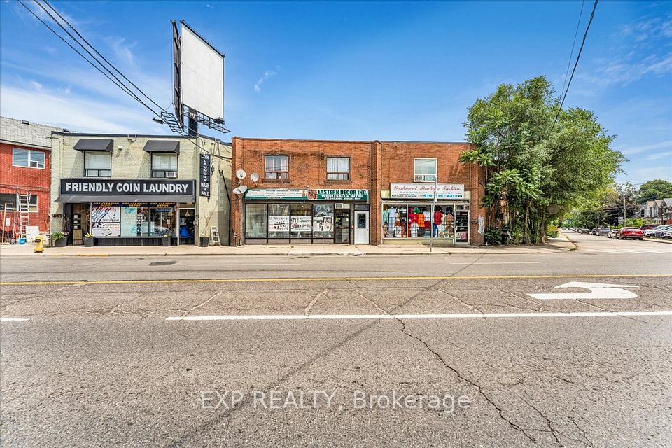 1355 Weston Road, Toronto W04, ON M6M 4R9
