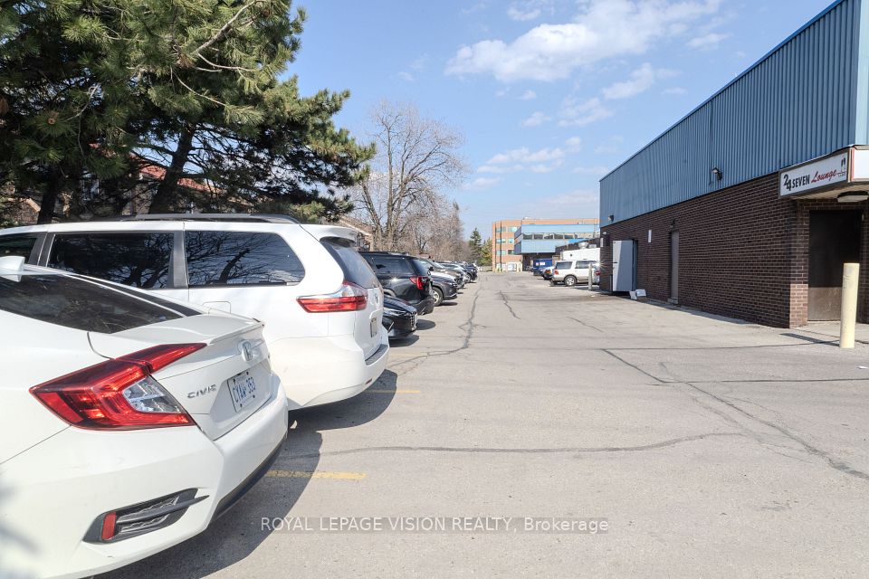 106 Humber College Boulevard 4, Toronto W10, ON M9V 4E4