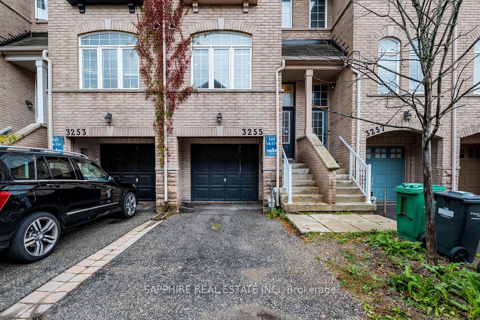 Att/Row/Townhouse at 3255 Redpath Circle, Mississauga, ON L5N 8R3, Mississauga