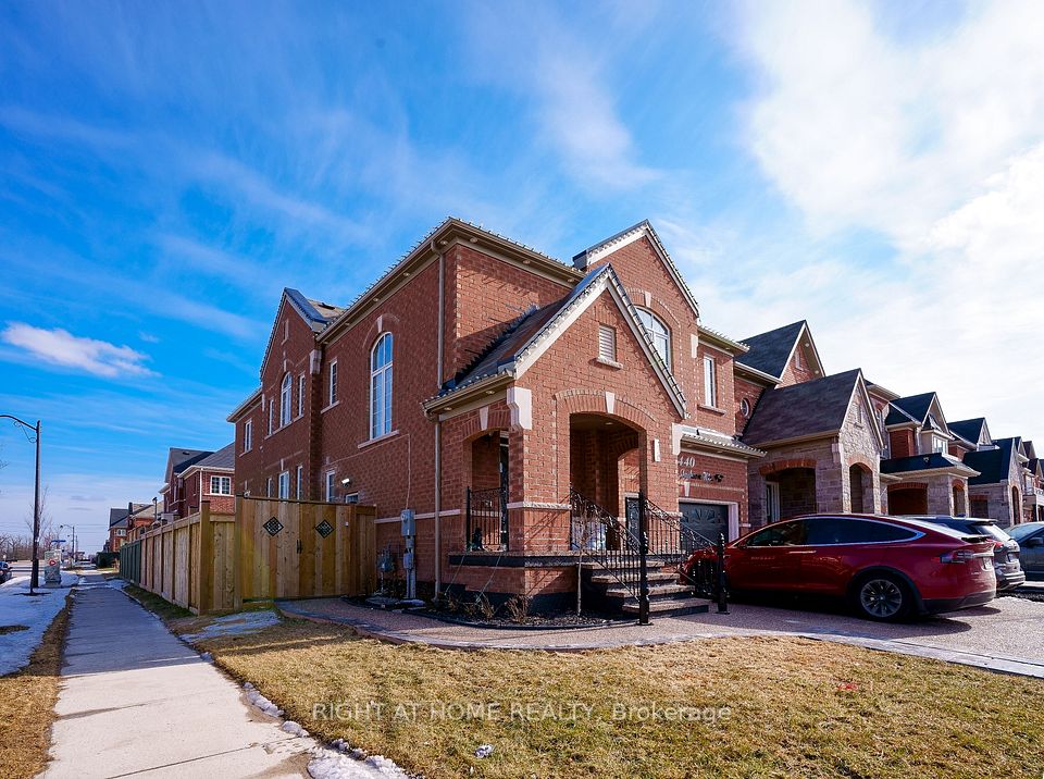 Detached at 440 Downes Jackson Heights BSMT, Milton, ON L9T 8V7, Milton