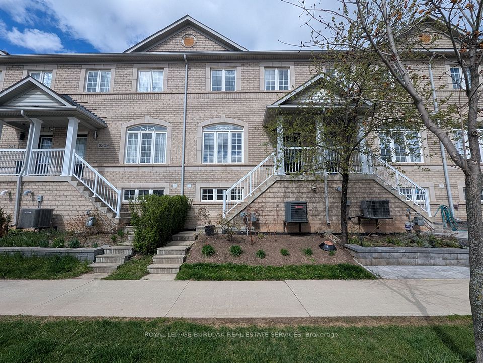 Att/Row/Townhouse at 2307 Sutton Drive, Burlington, ON L7L 6Z3, Burlington