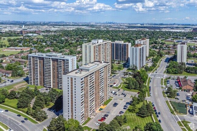 Condo Apartment at 18 Knightsbridge Road 1509, Brampton, ON L6T 3X5, Brampton