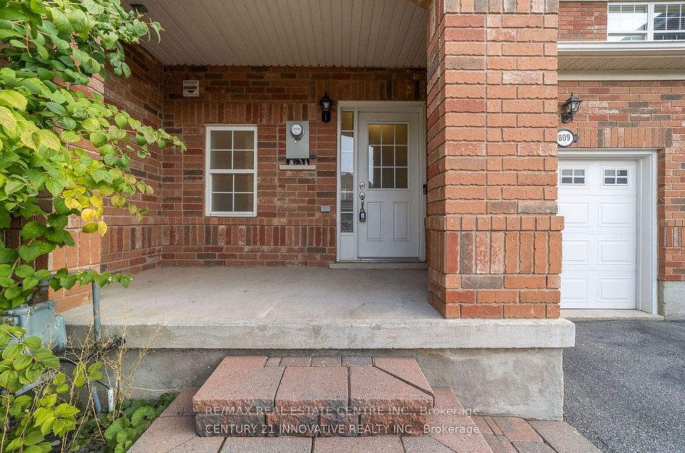 Att/Row/Townhouse at 809 Stark Circle, Milton, ON L9T 6Y7, Milton