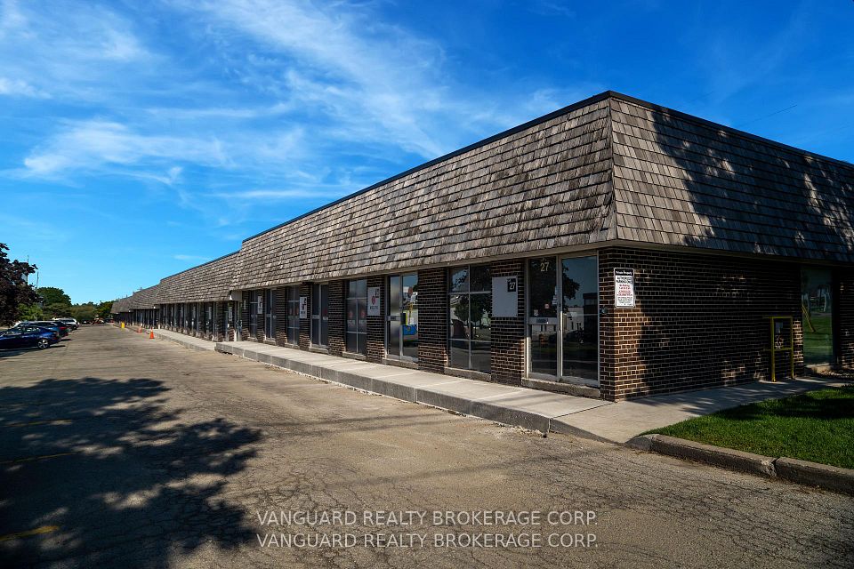 45 Brisbane Road 19, Toronto W05, ON M3J 2K1