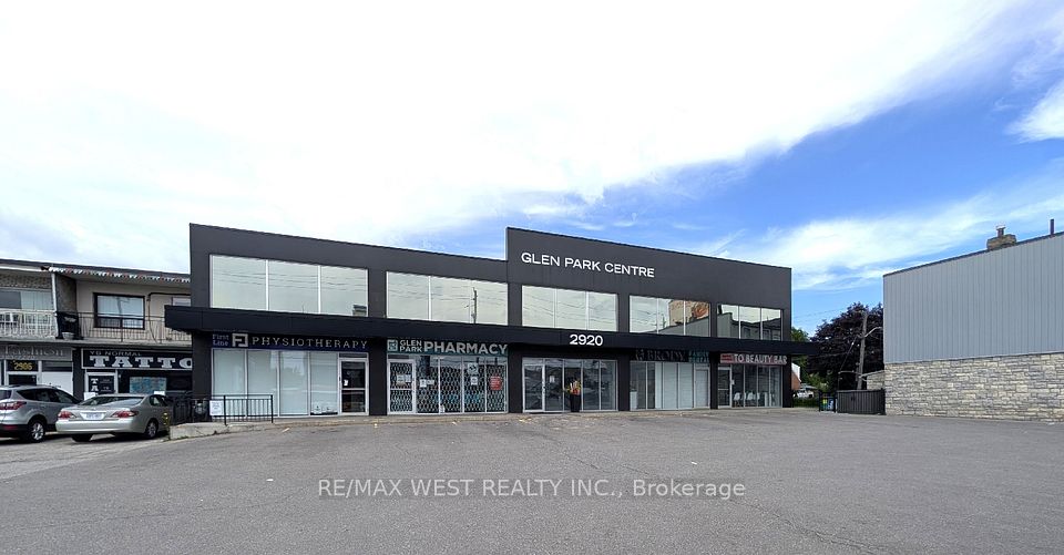 2920 Dufferin Street LL1, Toronto W04, ON M6B 3S8