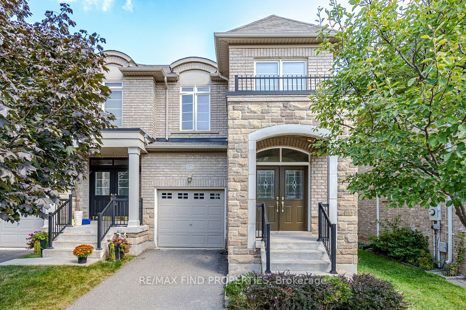 Att/Row/Townhouse at 2371 Baronwood Drive, Oakville, ON L6M 0J8, Oakville