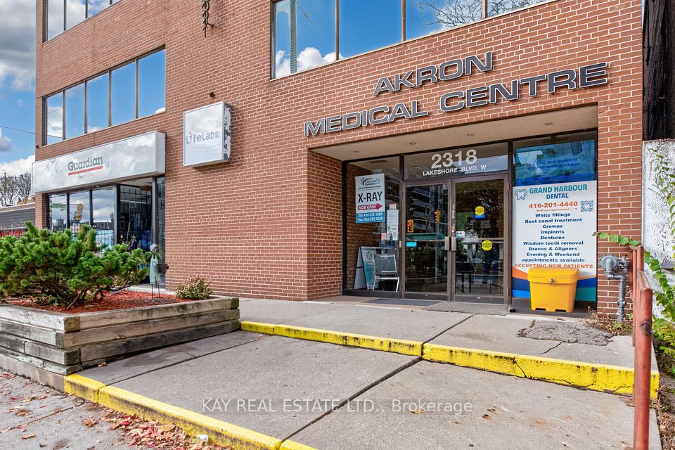 2318 Lake Shore Boulevard W, Toronto W06, ON M8V 1B5