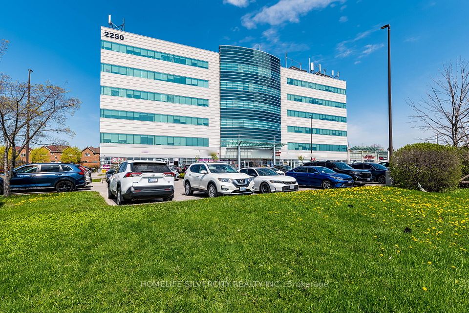 2250 Bovaird Drive E 302, Brampton, ON L6R 0W3