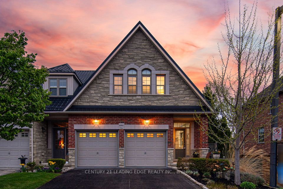 Semi-Detached at 1051 Fernridge Common, Burlington, ON L7T 1G1, Burlington