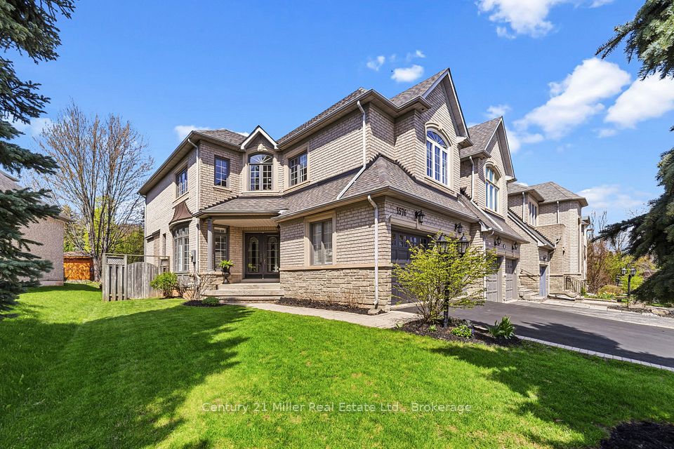 Att/Row/Townhouse at 1576 Bayshire Drive, Oakville, ON L6H 6L8, Oakville