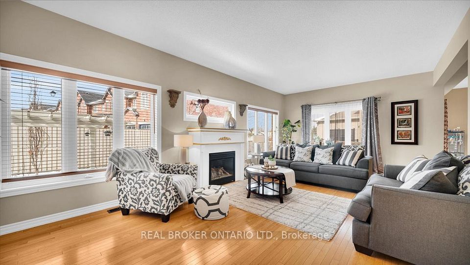 Detached at 636 Serafini Crescent, Milton, ON L9T 7P1, Milton