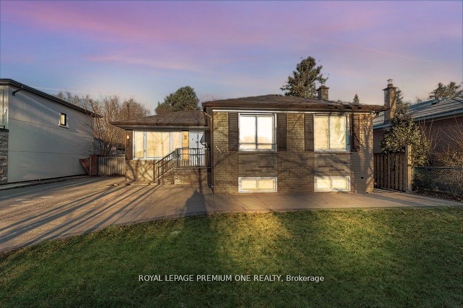 Detached at 2085 Bridge Road Basement, Oakville, ON L6L 2E8, Oakville