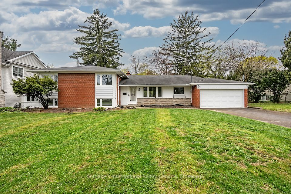 Detached at 272 Pinehurst Drive, Oakville, ON L6J 4X3, Oakville