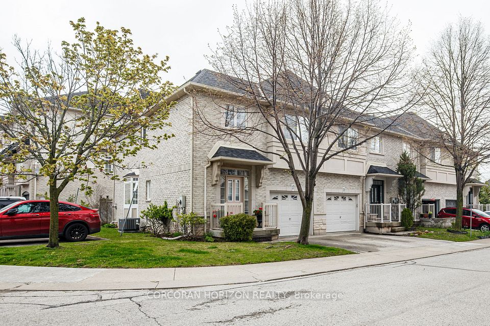 Att/Row/Townhouse at 5080 Fairview Street 17, Burlington, ON L7L 7E9, Burlington