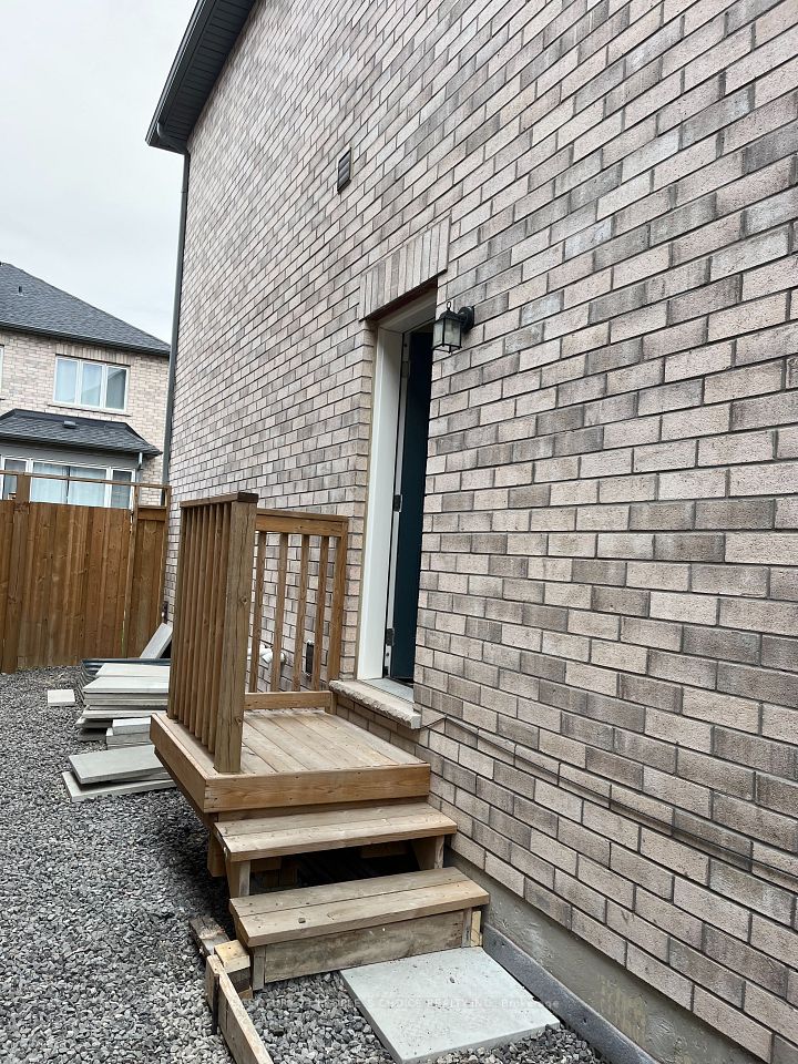 Att/Row/Townhouse at 16 Gemma Place, Brampton, ON L6Z 0J5, Brampton