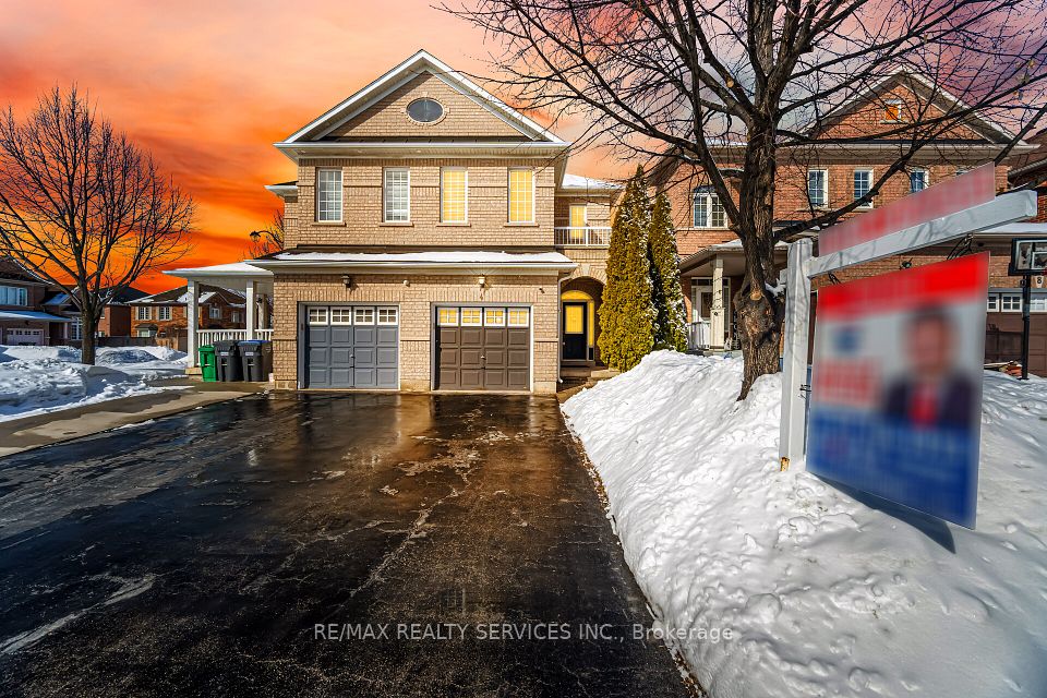 Semi-Detached  at 4 Rocky Point Crescent, Brampton, ON L6V 4S8, Brampton