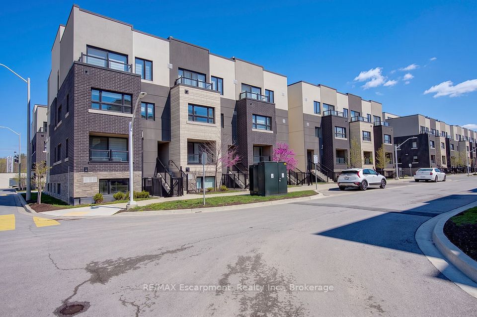 Condo Townhouse at 1127 Cooke Boulevard 501, Burlington, ON L7T 0C3, Burlington