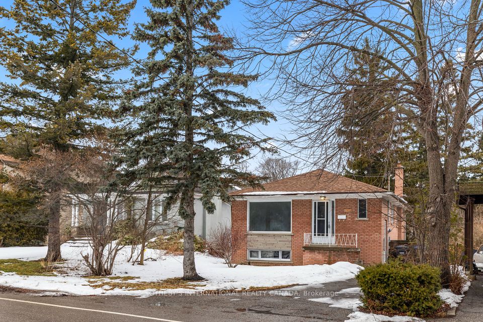 Detached at 957 Beechwood Avenue upper, Mississauga, ON L5G 4E3, Mississauga