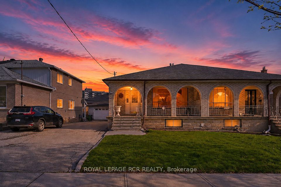Semi-Detached  at 39 Dovehouse Avenue, Toronto W05, ON M3J 1A3, Toronto W05