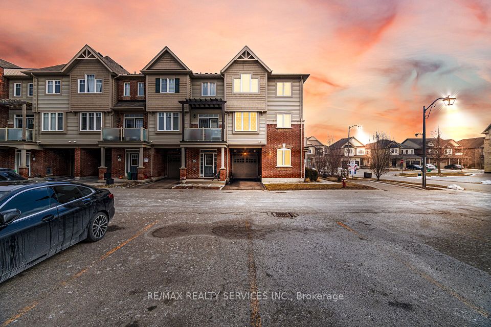Att/Row/Townhouse at 3 Alnwick Avenue, Caledon, ON L7C 3P5, Caledon