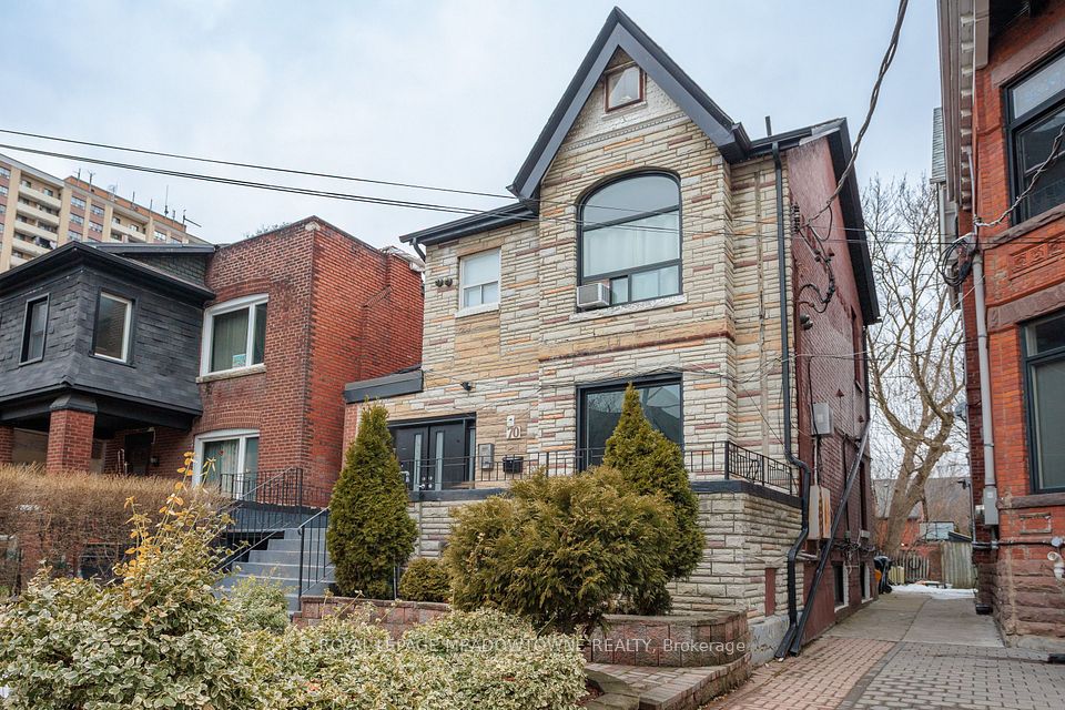 70 Melbourne Avenue, Toronto W01, ON M6K 1K7