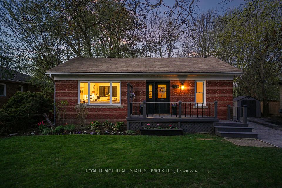 Detached at 18 Elizabeth Street, Halton Hills, ON L7G 3K2, Halton Hills