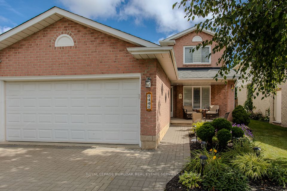 Detached at 5402 Sheldon Park Drive, Burlington, ON L7L 5X1, Burlington