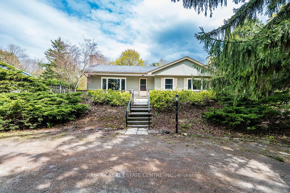 Detached at 1368 2 Side Road, Burlington, ON L7P 0G9, Burlington