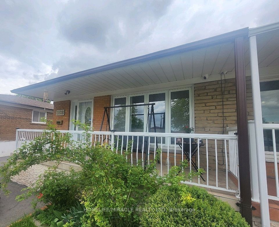 Semi-Detached  at 3528 Laddie Crescent, Mississauga, ON L4T 1N1, Mississauga