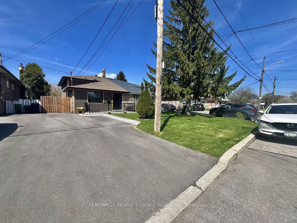 Semi-Detached  at 73 Newlin Crescent, Toronto W05, ON M3L 1X5, Toronto W05