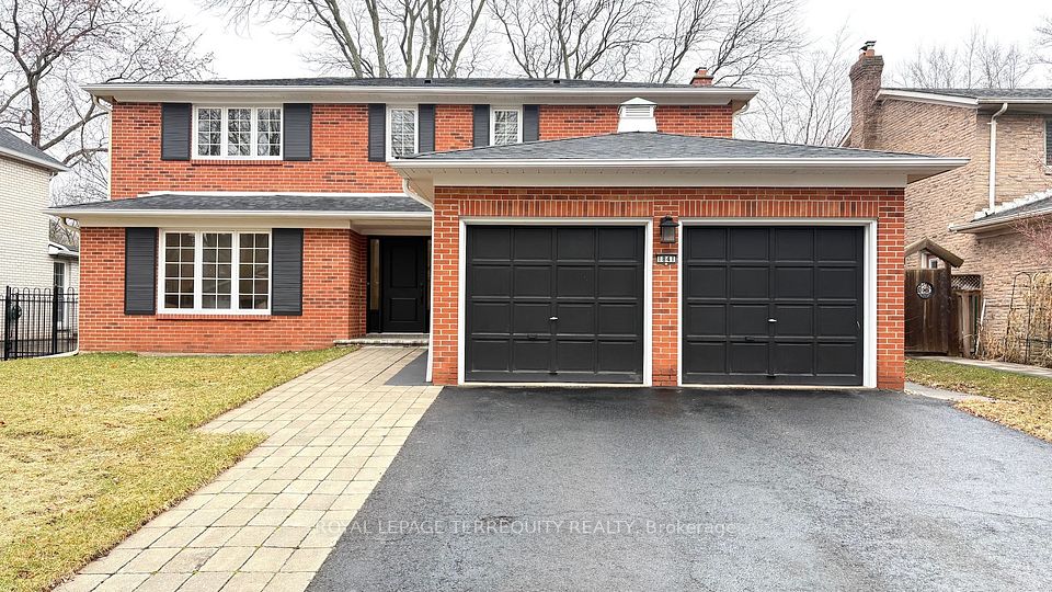 Detached at 1841 Sherwood Forrest Circle, Mississauga, ON L5K 2G6, Mississauga