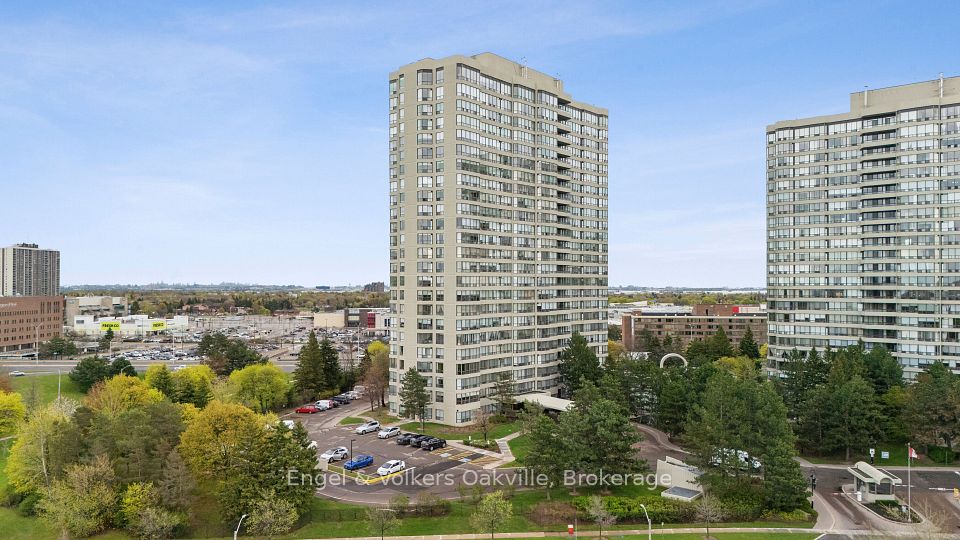 Condo Apartment at 22 Hanover Road 201, Brampton, ON L6S 5K7, Brampton