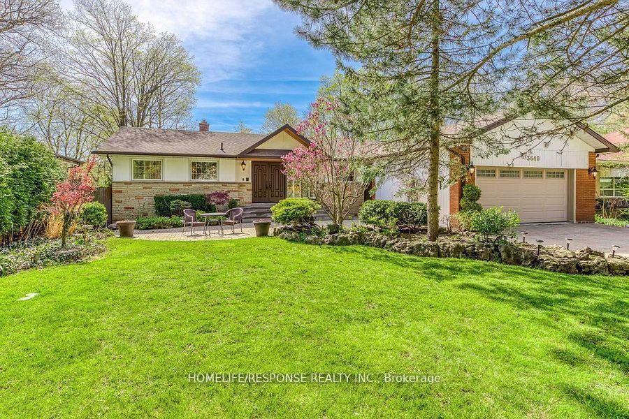 Detached at 3640 BURNBRAE Drive, Mississauga, ON L5C 2N7, Mississauga