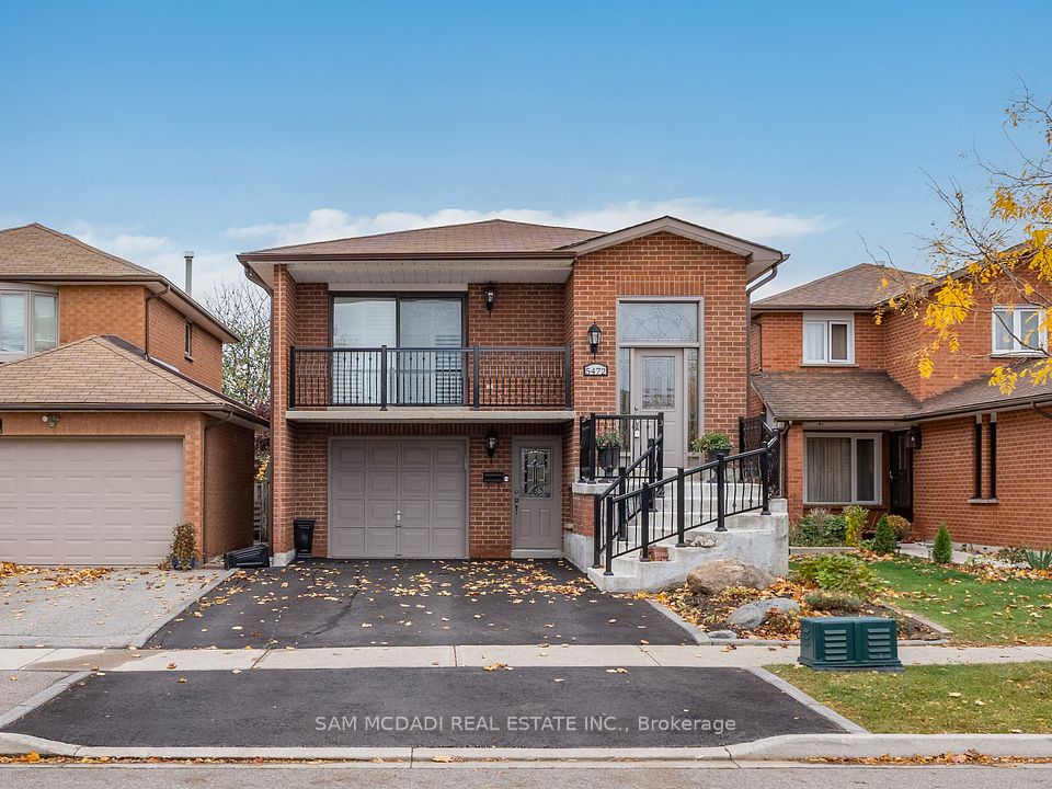 Detached at 5472 Bourget Drive, Mississauga, ON L5R 3C9, Mississauga