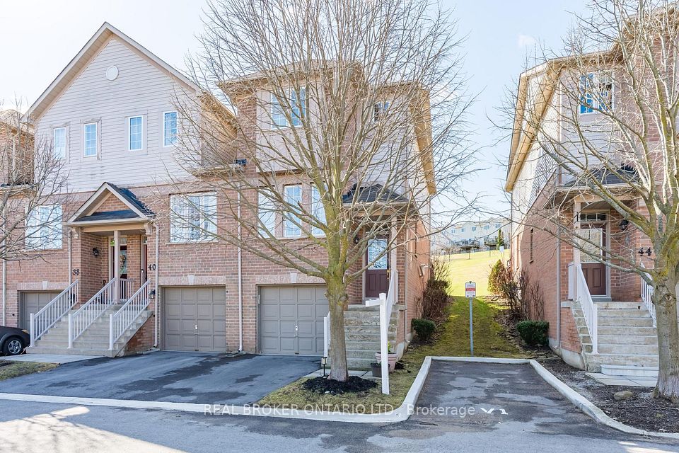 Condo Townhouse at 42 Palomino Trail 42, Halton Hills, ON L7G 6E9, Halton Hills