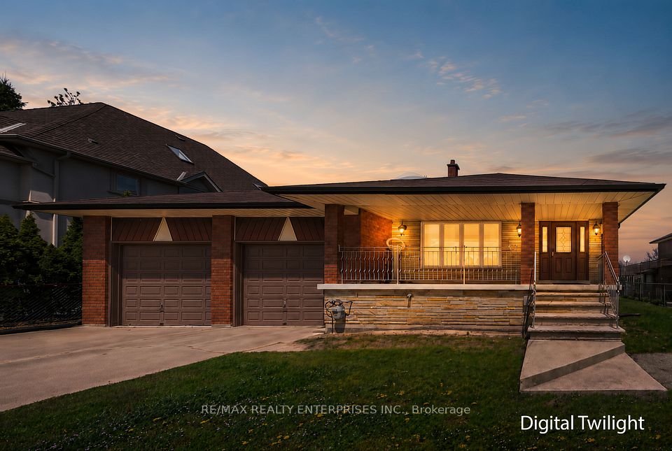 Detached at 1351 Haig Boulevard, Mississauga, ON L5E 2M8, Mississauga