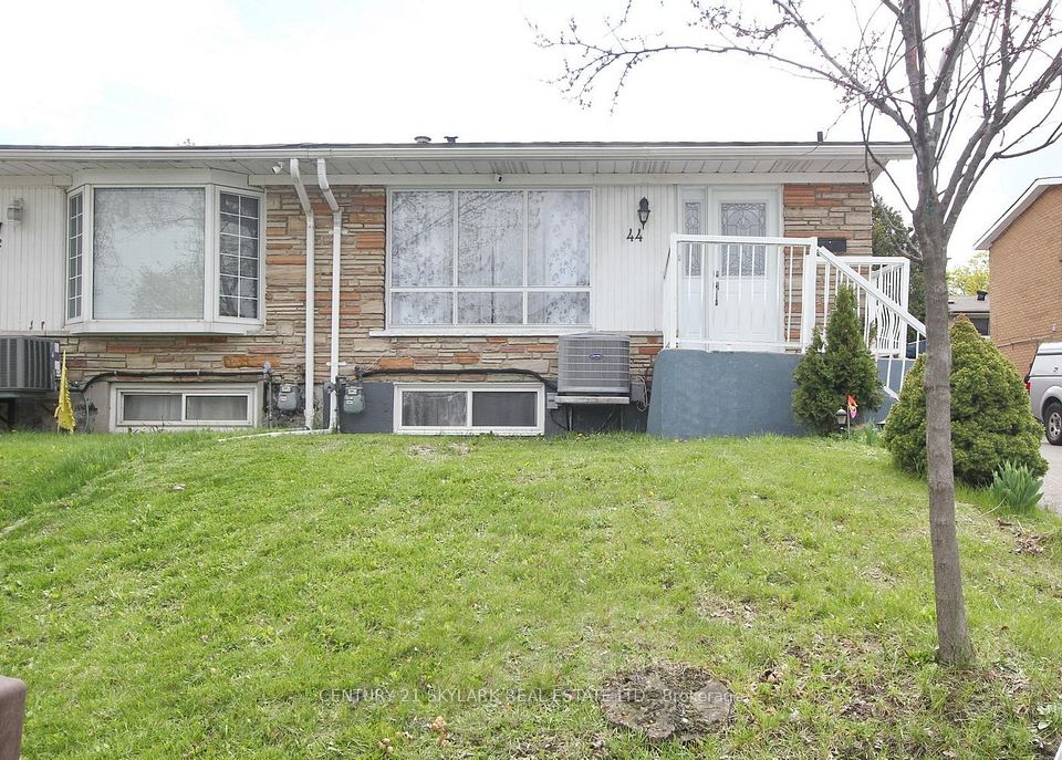 Semi-Detached at 44 Sharon Court, Brampton, ON L6W 3B7, Brampton