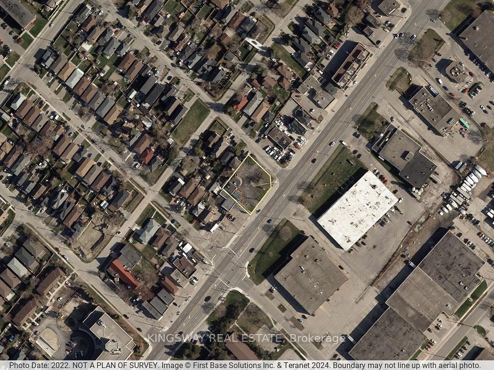 845 Lakeshore Road E, Mississauga, ON L5E 1C9