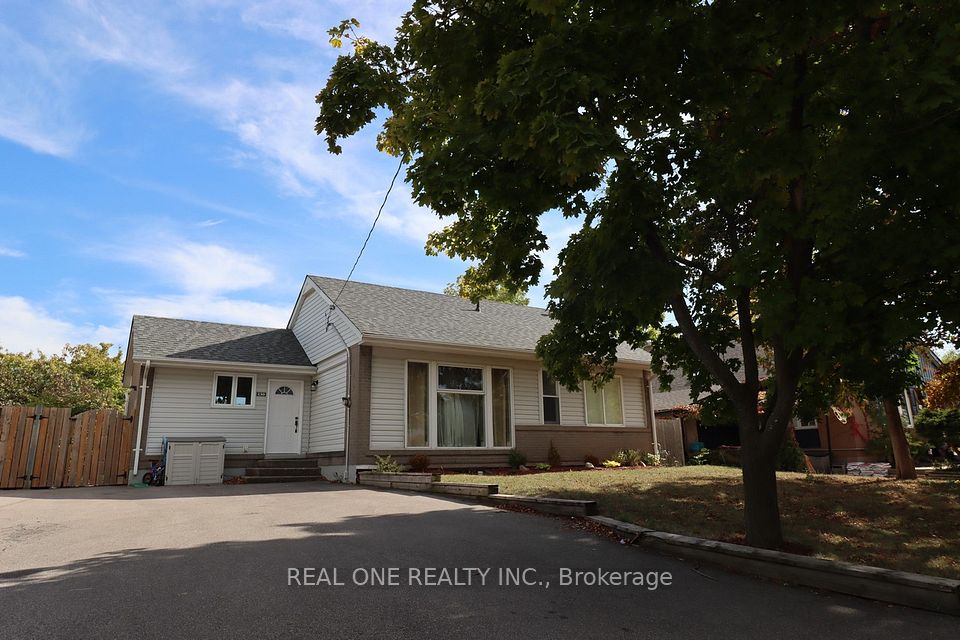 Detached at 130 Mayfield Drive, Oakville, ON L6H 1K7, Oakville