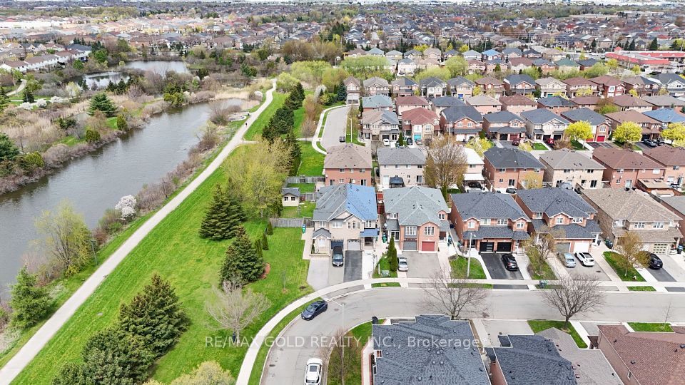 Semi-Detached at 44 Baha Crescent, Brampton, ON L7A 2J3, Brampton