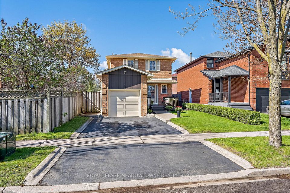 Detached at 4 Shenstone Avenue, Brampton, ON L6Z 2Y6, Brampton
