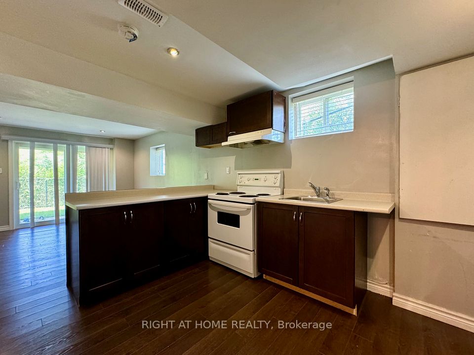 Detached at 1045 Tock Close Bsmt, Milton, ON L9T 8G8, Milton